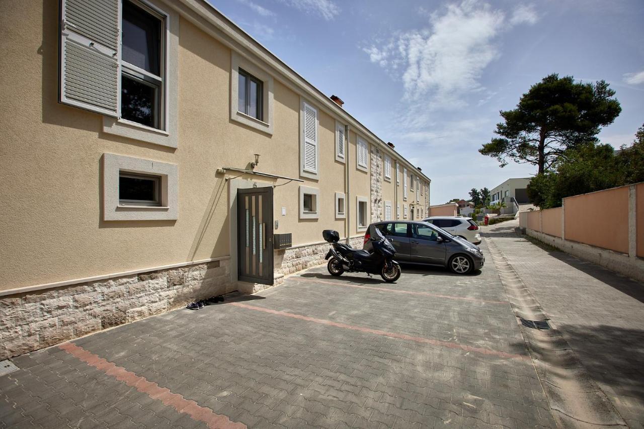 L&L Luxury Apartment 1 Donji Okrug  Exterior photo